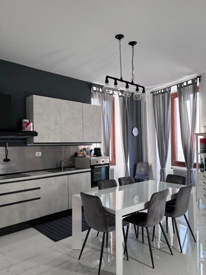 Splendid 2 Apartment Desenzano del Garda